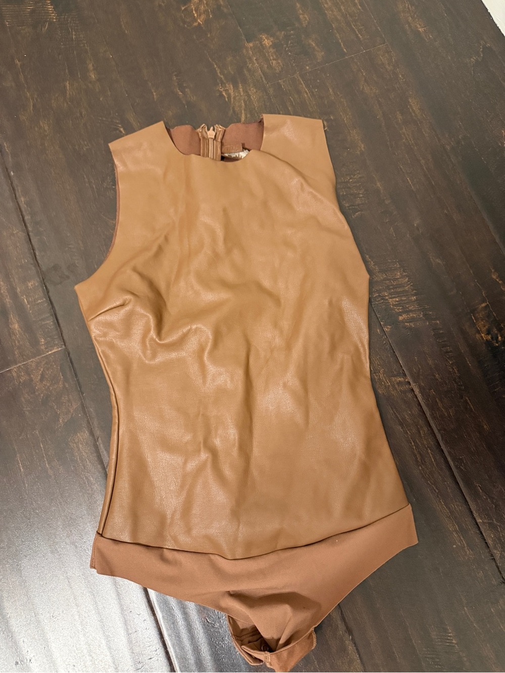 SKIMS FAUXLEATHER TAN LEATHER BODYSUIT SIZE SMALL